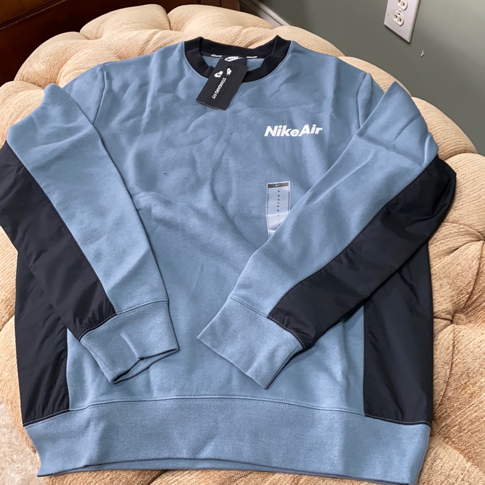 Nike men’s sweatshirt
